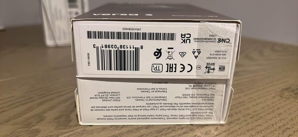 Fitbit - Versa 3 Health & Fitness Smartwatch - BlacK